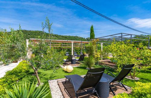 Villa Dolores Apartments - Photo 6