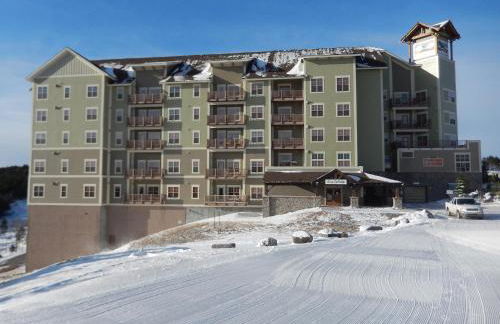 3 bedroom, 2 Full Baths, Slope Side Outdoor Hot Tubs on Site Ski Lift overlook - Foto 2