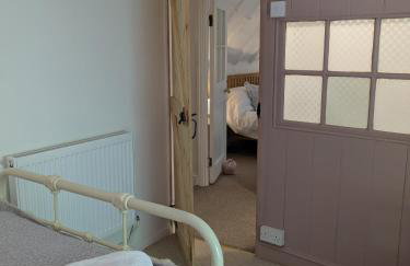 Period Thatched Cottage Towcester - Photo 9