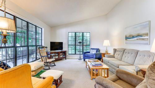 Waterfront Wheeler Lake Home with Furnished Deck - Photo 4