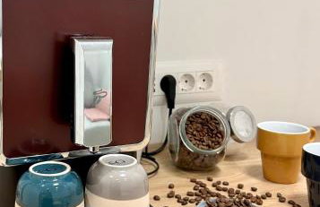 Omis apartment - near beach and town center, ground floor with small garden - Foto 5