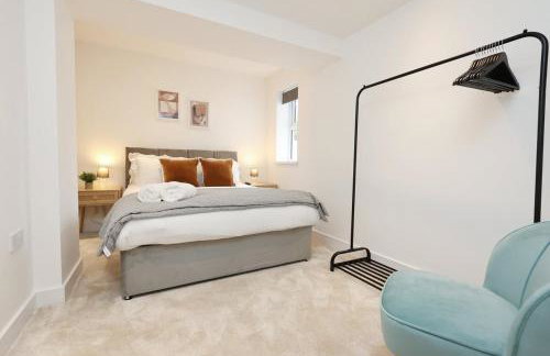 Chic 2 Bed Flat near Central Cardiff - Photo 4