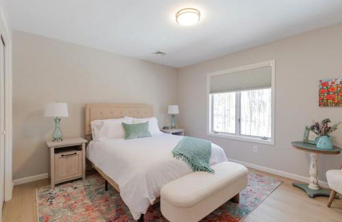 Large Luxury Home with Media Room and Game Room - 10 mins to Campus & Stadium - Foto 49