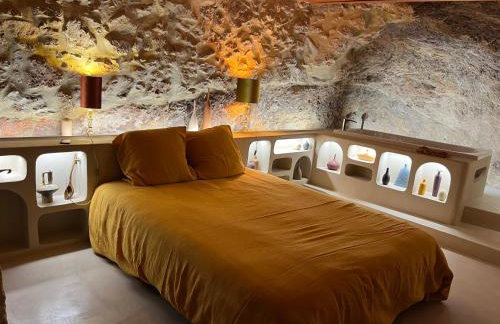 LA ROCHE DOREE - Golden Rock Suite - Photo 1