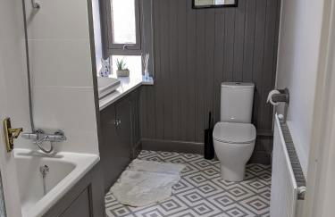 Central Hawick spacious stylish flat with log burner - Foto 6