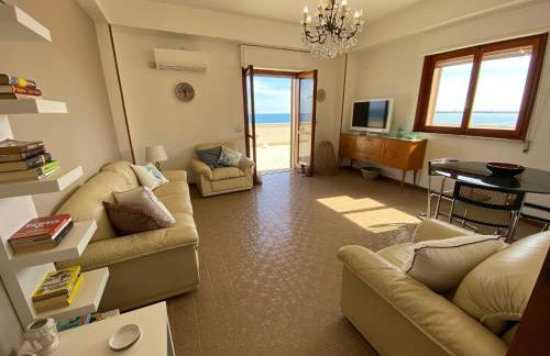 Fronte Mare a Pozzallo in Sicilia - Terrazza delle Sirene - Foto 23