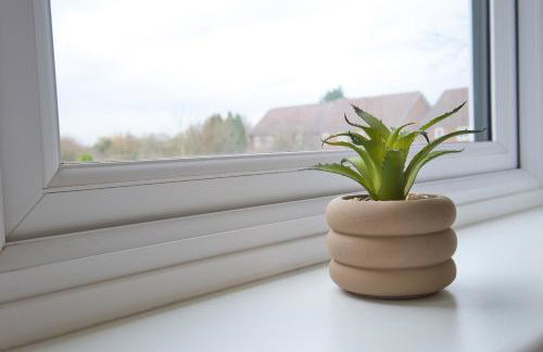 Westhoughton 3 Bedroom House - Free Parking - Photo 14