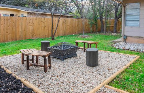 Texas Vacation Home, Game Room & POOL by Sixflags - Foto 47