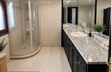 Large Villa in Maspalomas with Huge Private Pool, Jacuzzi & Gym - Foto 39