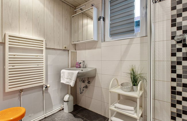 Holiday Home in Thuringia With Private Terrace, use of a Garden and Pool - Photo 17