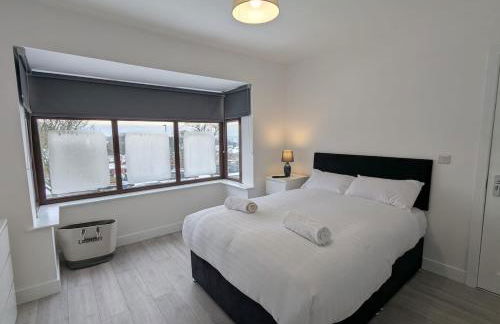 Spacious 4 Bedroom Home - Foto 11