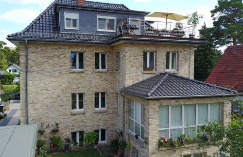 Green Caroline - Photo 3