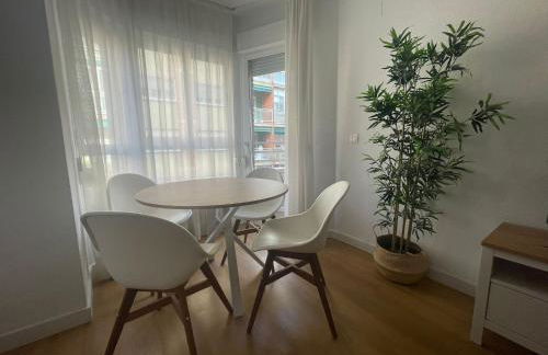 Apartamento junto al Recinto Ferial con garaje y aire acondicionado - Foto 18