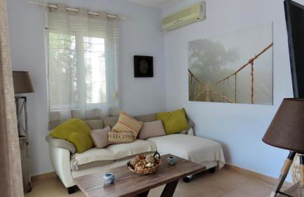 Phoebes Place At Kalamaki Court, 2 Bedroom Villa With A Shared Pool - Foto 3