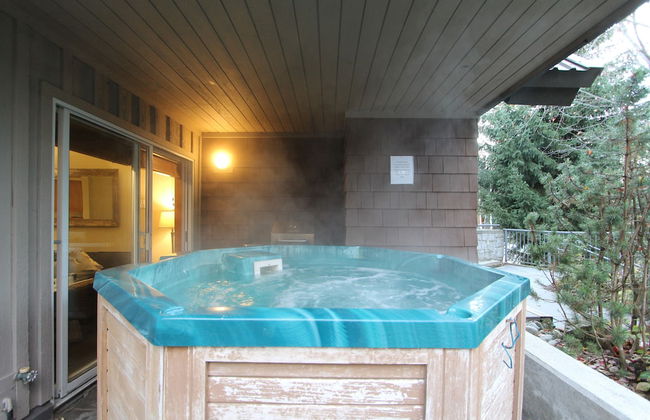 Glacier's Reach by Whistler Retreats - Photo 40