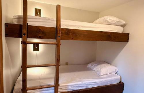 Hot Tub & Firepit Near Ski Resorts & Cozy Modern Cabin - Foto 23