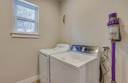 All-Season Cabin Hot Tub and Sauna in Donnelly - Foto 23