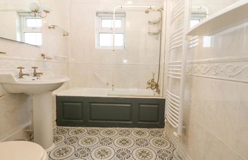 Llwyn Celyn - Photo 18