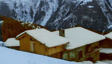 Chalet confortable à Sainte-Foy-Tarentaise avec vue sur la montagne - Foto 2
