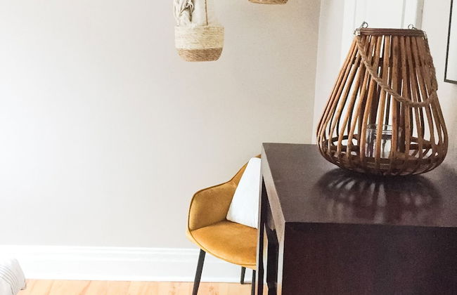 The Authentic and Charming Montrealer - Foto 16