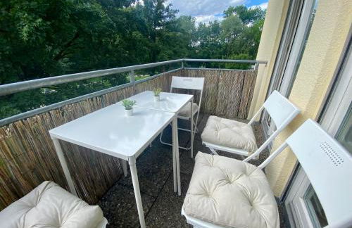 Stilvolles Apartment mit Balkon, Küche & Parkplatz - Waldstetten Zentrum - Foto 16