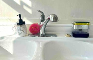 Minimalist 1 bed by Airport & Old Town - Foto 13