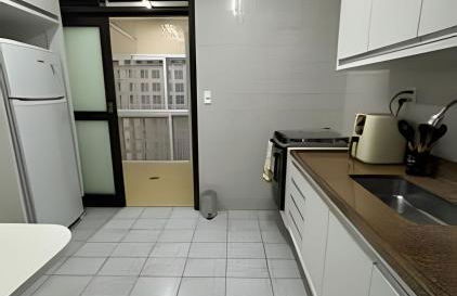 Perto da Praia com ar e estacionamento - Foto 19