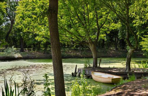 Merry Lakes - Luxury Lakeside Escape with Pool - Just 30 Minutes from London - Foto 6