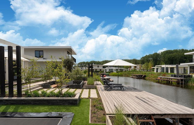 Chic Family Villa With Play Area - Photo 31