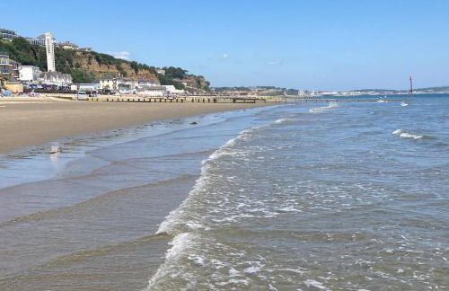 6 Shanklin Manor - family friendly apartment in Shanklin Old Village - Photo 43