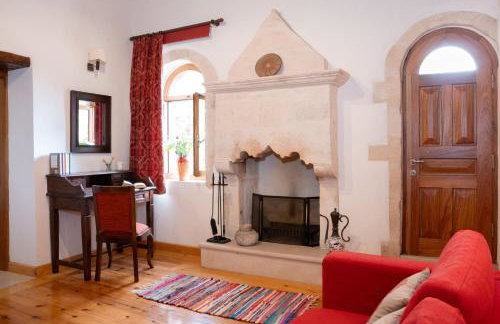 Nassibe Estate - Photo 34