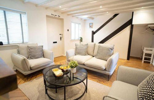 Stylish 2 Bedroom Cottage With Hot Tub And Parking - Foto 14