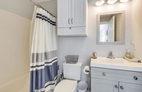 Ocean Isle Beach Condo with Balcony Steps to Shore! - Foto 17