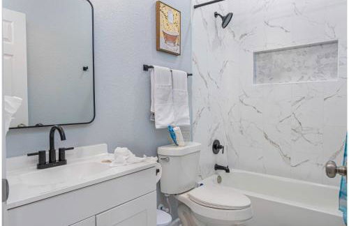 Comfort and Style 4br/3ba Near Riverwalk and Dtown - Foto 26