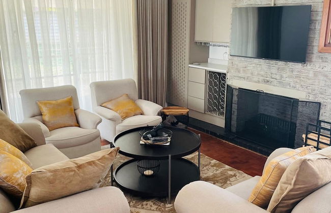 Immaculate Home in Avondale West - 2166 - Foto 29