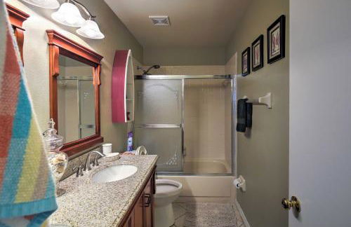 Lakefront Brandon Home with Patio and Screened Lanai! - Foto 15