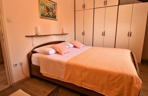 2 bedroom apartment with garden - Foto 9