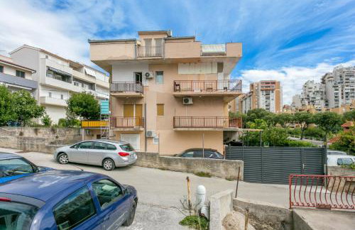 Apartments with parking space Split - 22293 - Foto 1