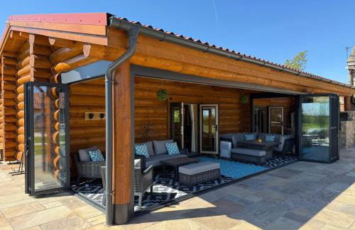 The Estate, Luxury Spacious Family Stay with 3 Hot Tubs, Scenic Views Sleeps 16 near Durham & Bishop Auckland - Foto 15