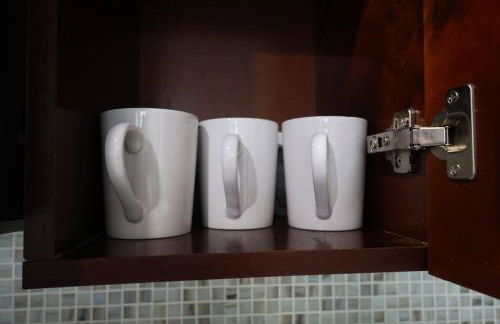 GREAT Luxe House NEAR Downtown & Marina in Miami - Photo 18