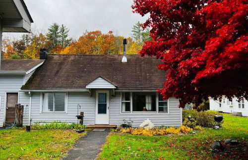 Catskills Quaint Cottage with Peloton Minutes from Hiking - Foto 2