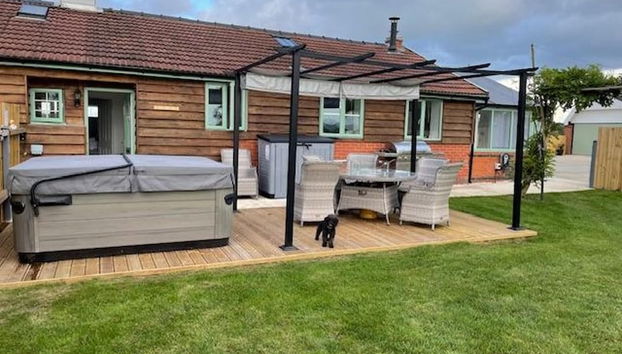 Wisteria Barn hot tub holidays in the Cotswolds - Foto 2, Profilbild