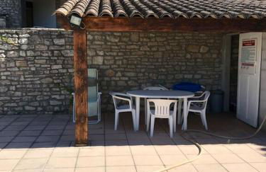 Maison charmante à Orgnac-l'Aven avec piscine partagée. - Photo 18