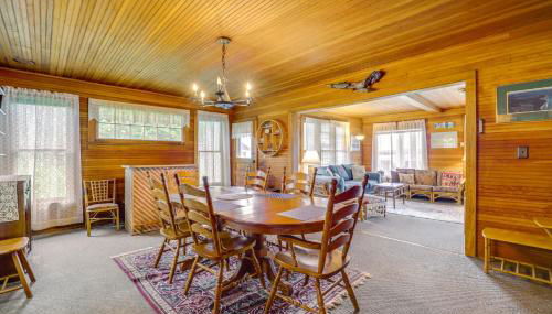 Waterfront Alanson Cottage with Dock and Lake Access! - Foto 3