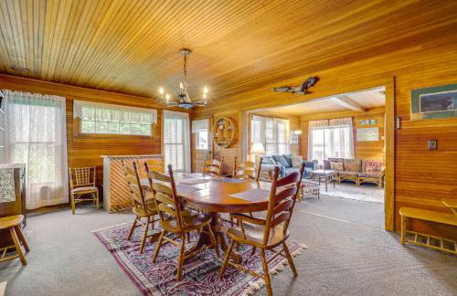 Waterfront Alanson Cottage with Dock and Lake Access! - Foto 3