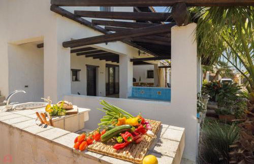 Villa a 300 Mt. dal Mare (Magaggiari) con campo da tennis - Foto 45