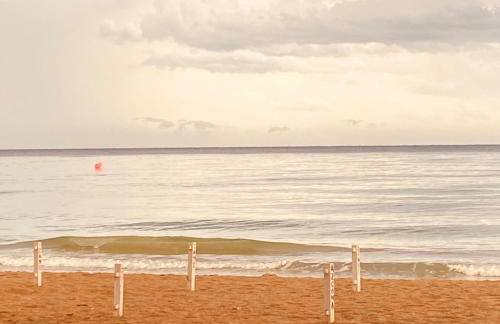 Acogedor y Amplio Apartamento familiar a pie de playa - Photo 31