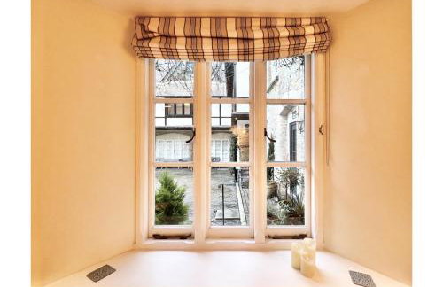 Sheplegh Court Charming Cottage and Pools within Stunning Grounds - Photo 10