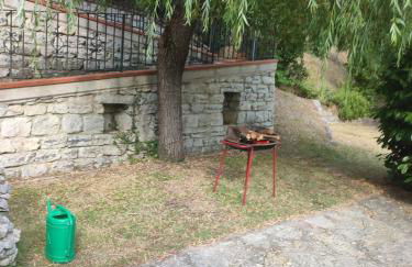 Villa Glicine Casa Vacanze con Piscina e Camino ad Apecchio, Marche - Foto 8
