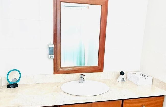 2 Minutes Walk to Beach Huge 3 bdrm Condo with Pool - Photo 67